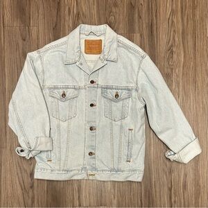 Levis 90s style Light Wash Vintage Shacket Jacket, Medium